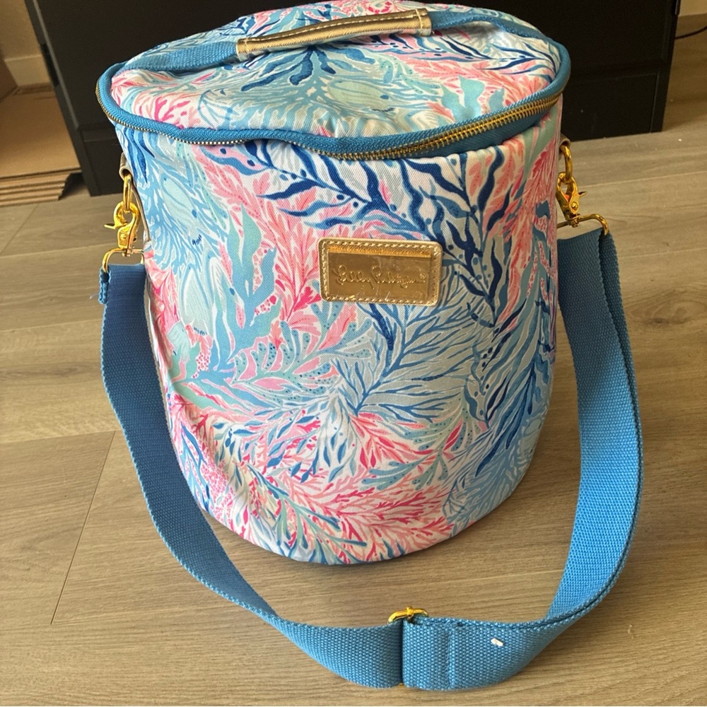 Lilly Pulitzer Tropical Blue and Pink Travel Bag